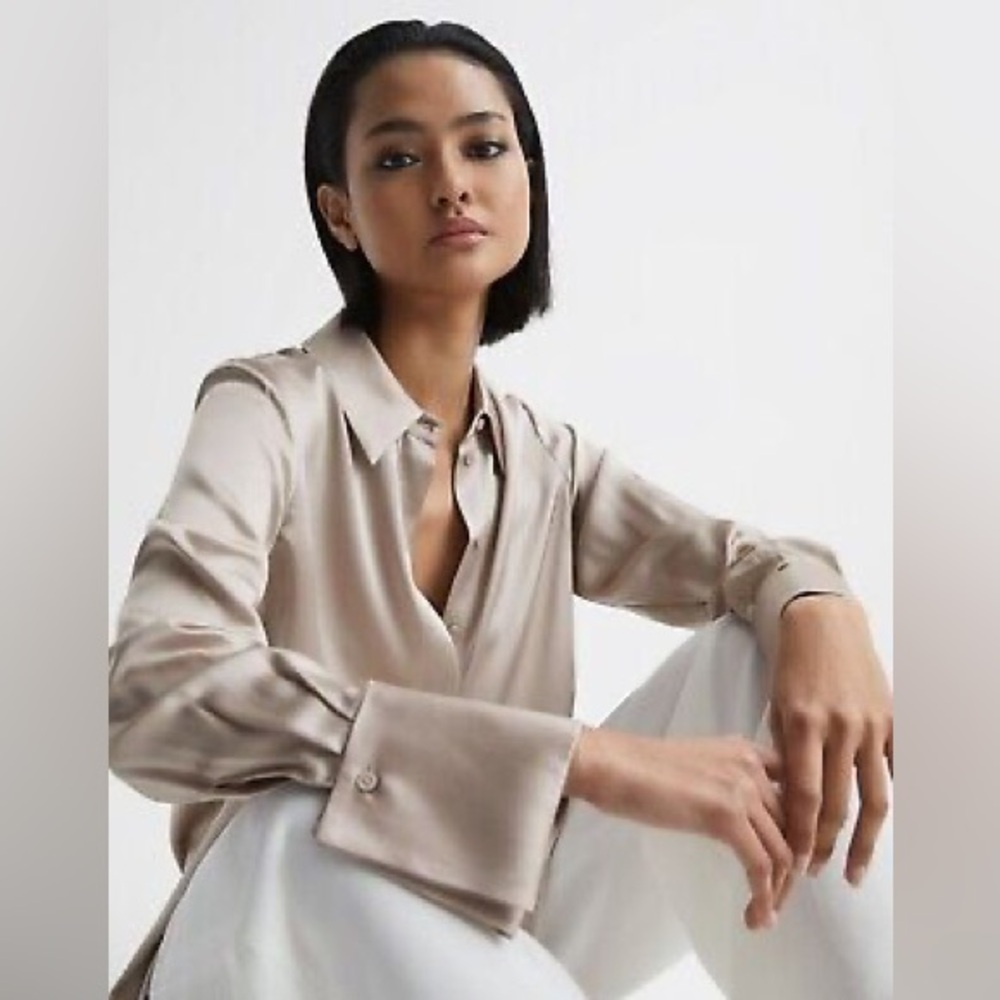 HOLIDAY ready NWT Vince Elegant Gray Taupe Button-Up shirt size Medium